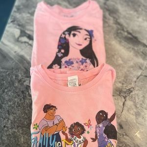 Girls Small Encanto t- shirts